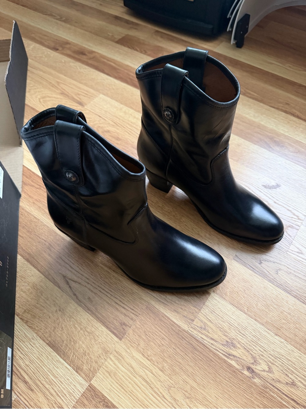 Women's Frye Black Jackie Button Short Boots - Brand New In Box!
